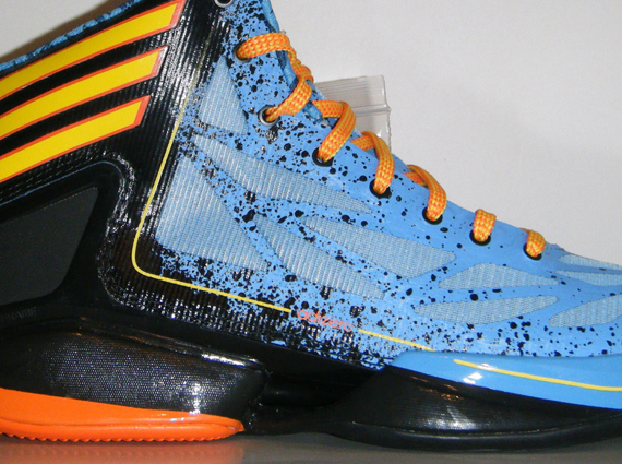 adidas Crazy Light 2 “Graffiti” Sample