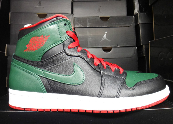 Air Jordan 1 Black Gym Red Gorge Green Gucci 1