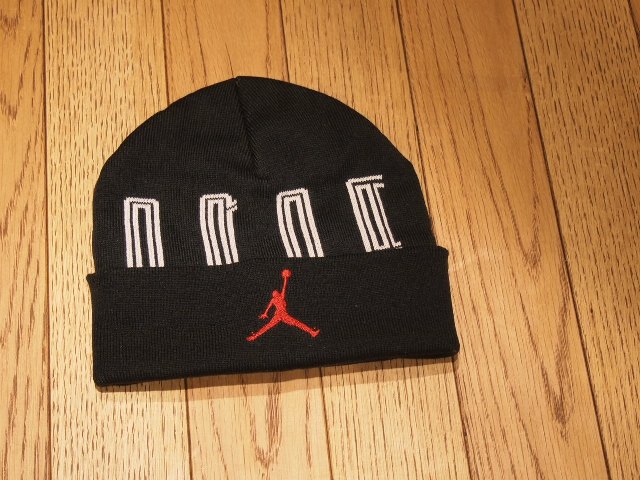 Air Jordan Xi Bred Holiday Gift Pack 03