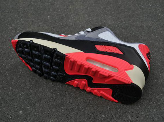 Nike Air Max 90 VNTG "Infrared" - December 2012