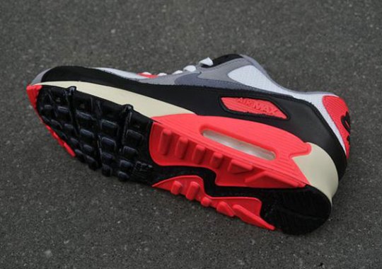 Nike Air Max 90 VNTG “Infrared” – December 2012