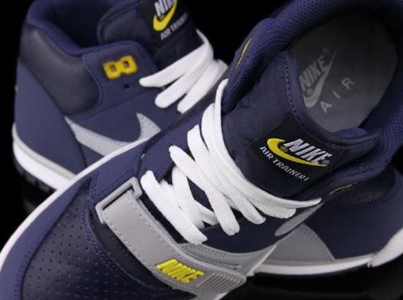 Nike Air Trainer 1 Mid Premium "Michigan" - Available