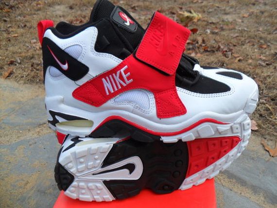 Nike Air Turmoil Mid White Fire Red Black 07