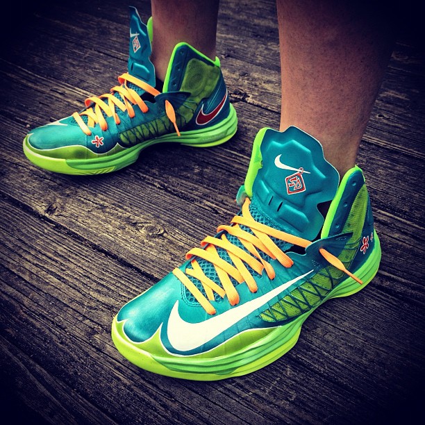 Nike Hyperdunk Scooby Doo Mache 1