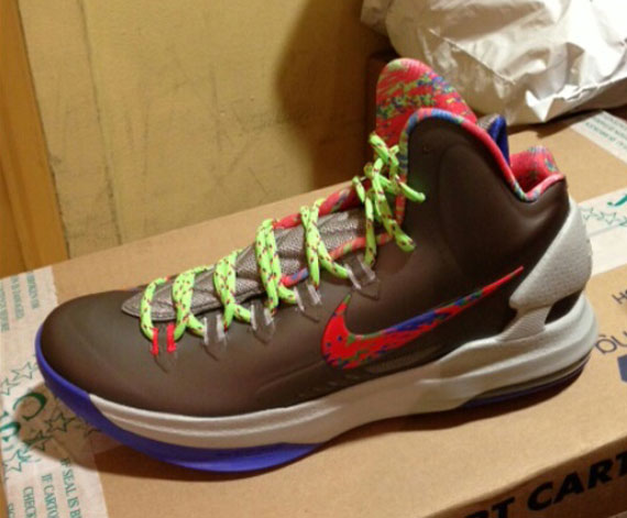 Nike Kd V Sport Grey Violet Force Bright Crimson Electric Green 02