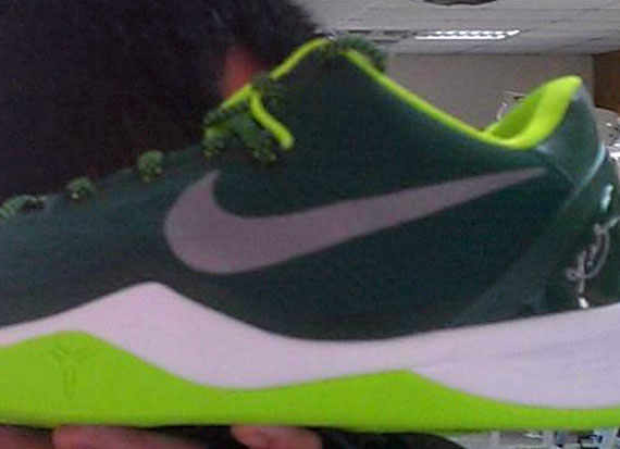 Nike Kobe VIII – Green – Volt Sample