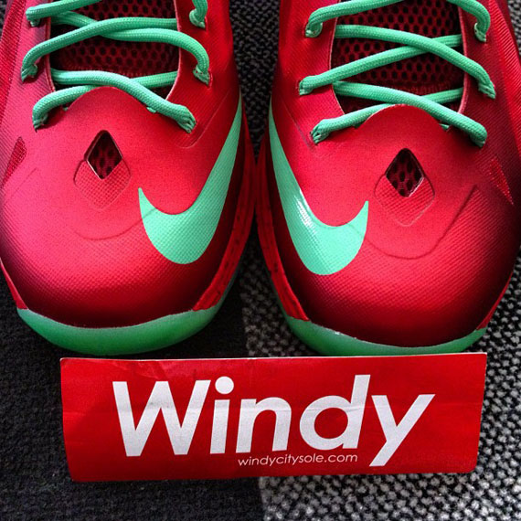 Nike Lebron X Christmas New Images 4