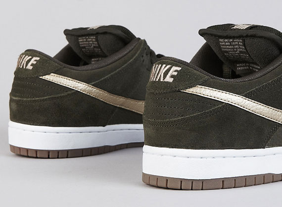 Nike SB Dunk Low - Sequoia - Metallic Zinc