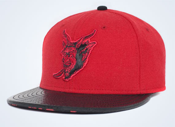 Nike Sb Krampus Shirt Hat