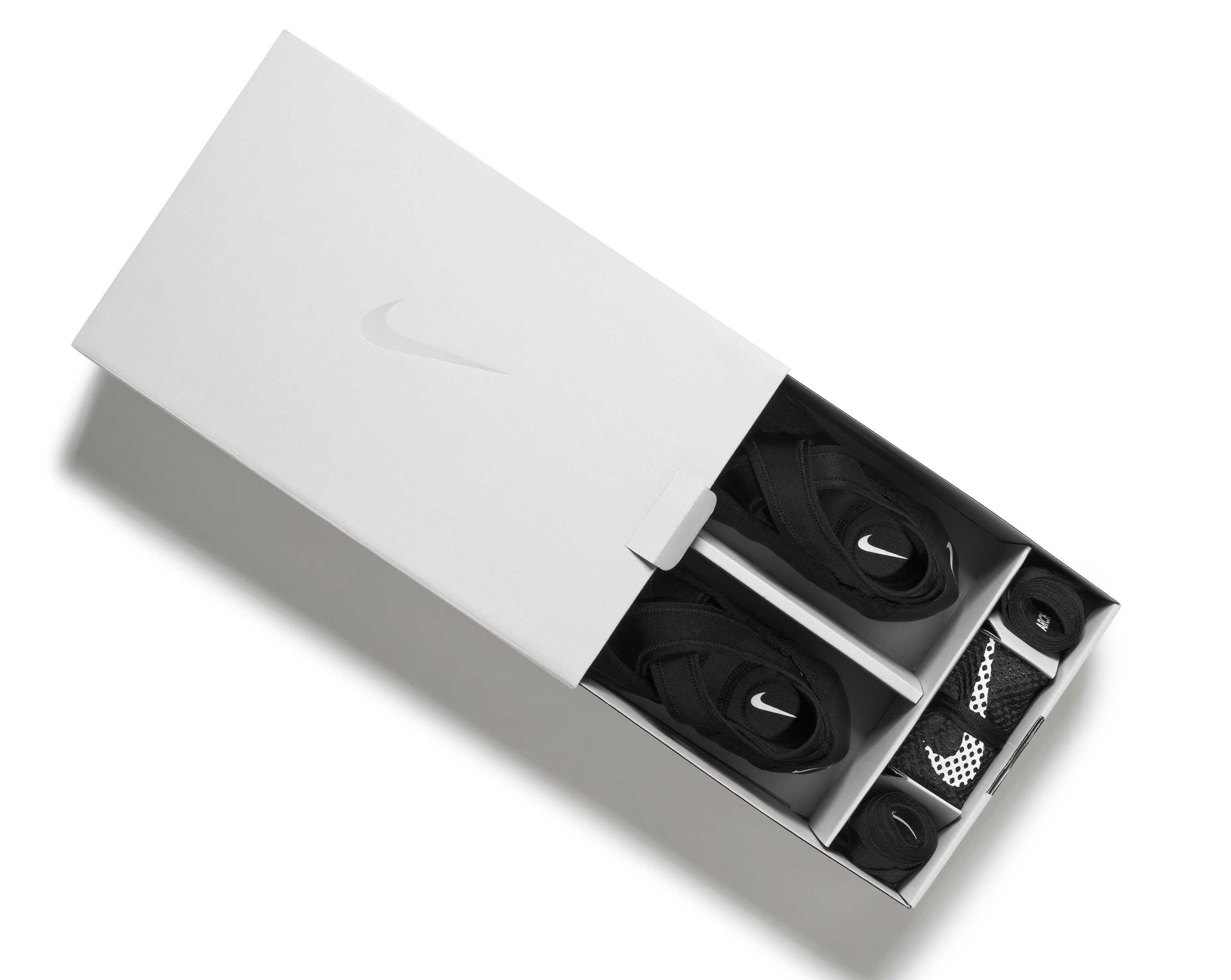 Nike Studio Wrap 2
