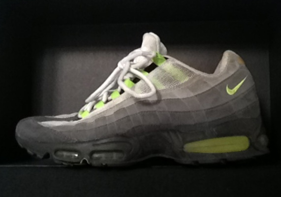 Sneakerpedia Gems Air Max 95 Neon