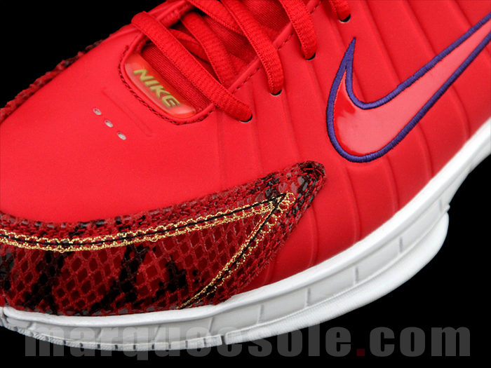 Year Of The Snake Nike Zoom Huarache 2k4 01