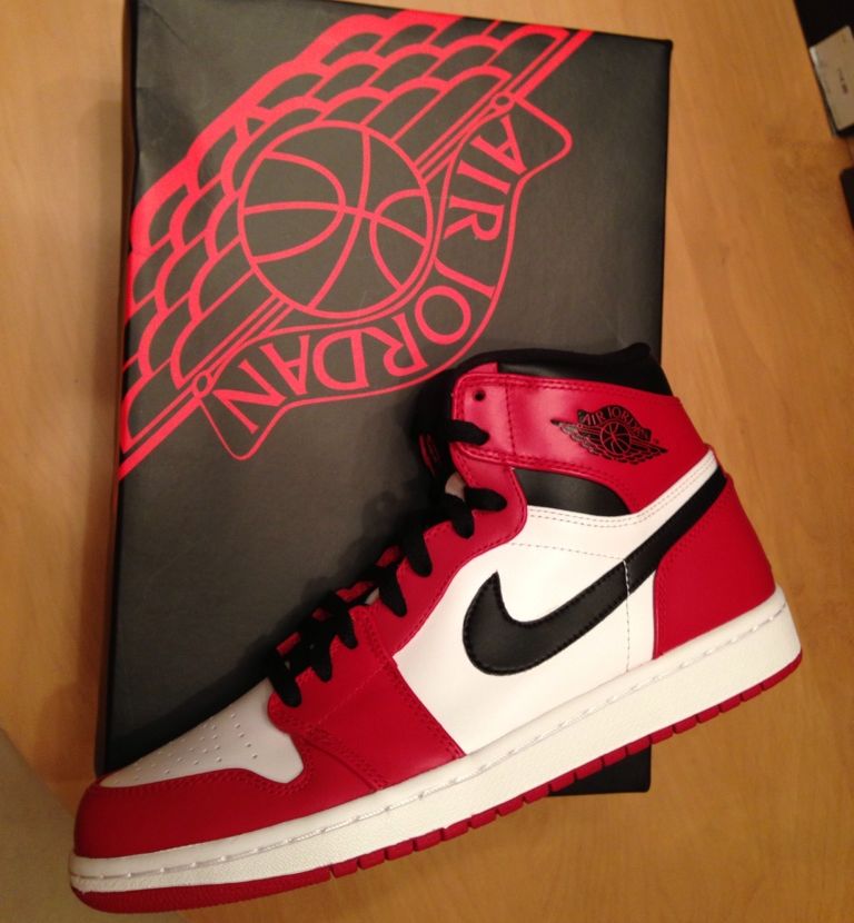 Air Jordan 1 High Retro Bulls 03