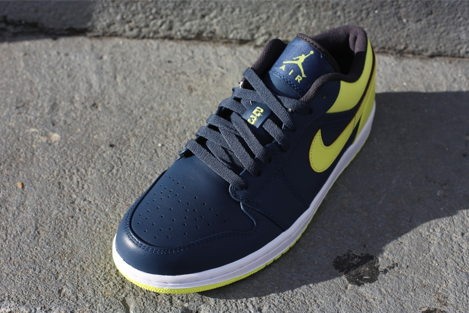 Air Jordan 1 Low Squadron Blue 2