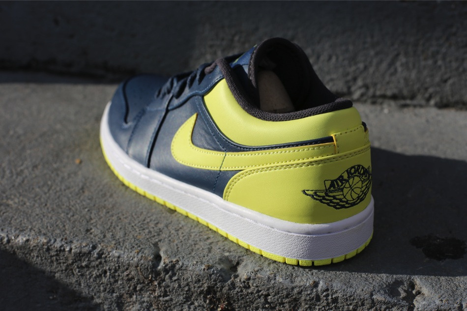 Air Jordan 1 Low Squadron Blue 4