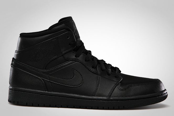 Air Jordan 1 Mid Black 01