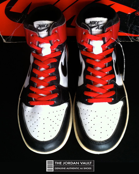 Air Jordan 1 Original Black Toe 3