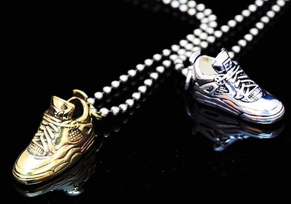 Air Jordan Iv Pendants 01