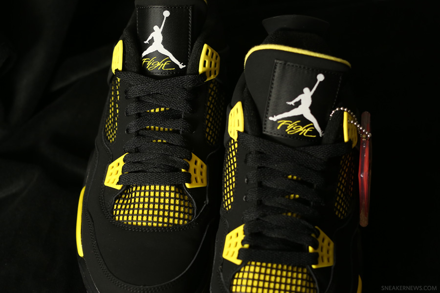 Air Jordan Iv Thunder Beauty Shots 3