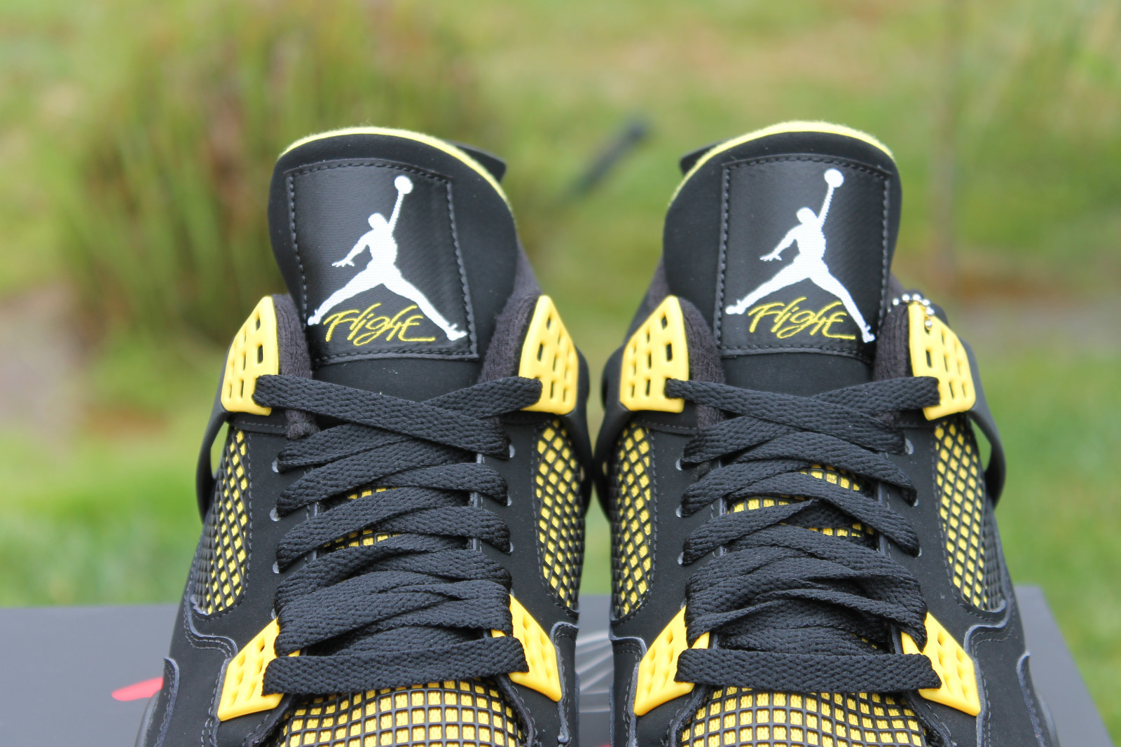 Air Jordan Iv Thunder Release Reminder 01