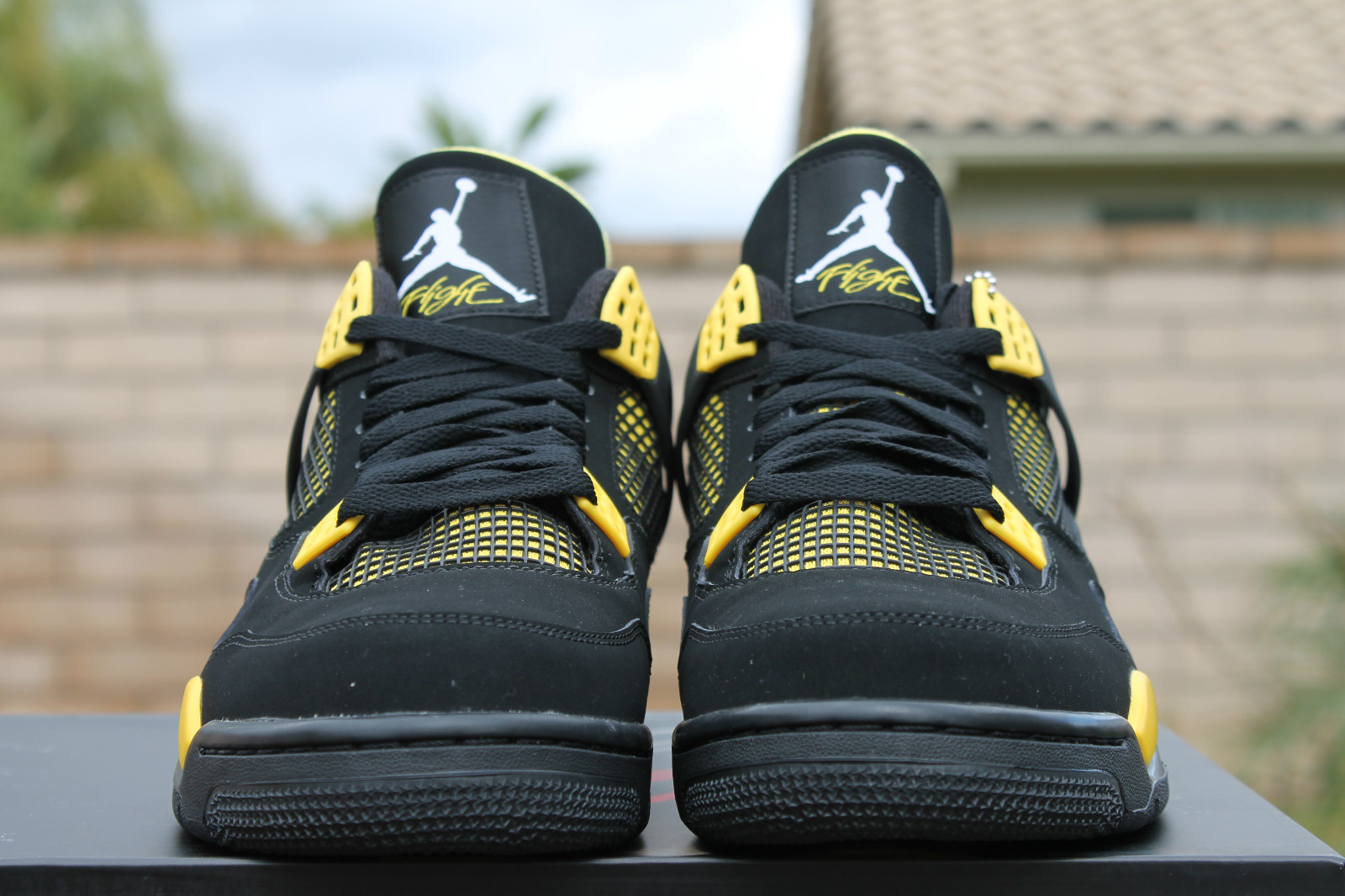 Air Jordan Iv Thunder Release Reminder 05