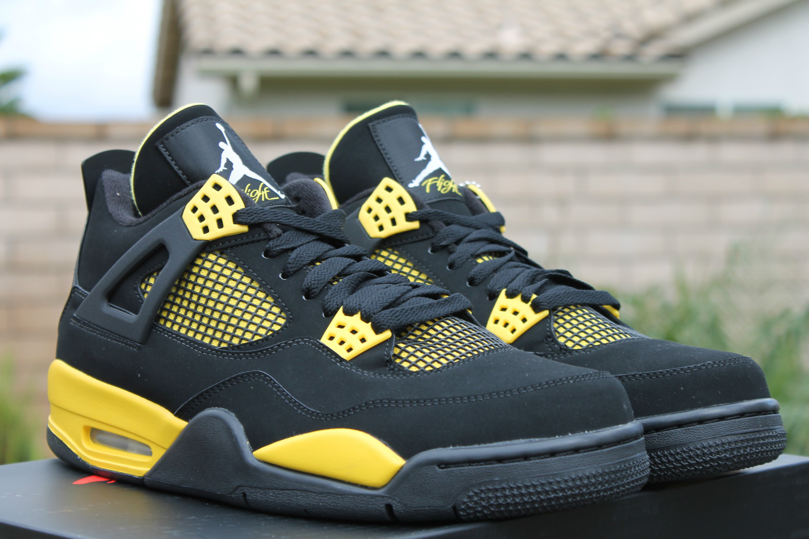 Air Jordan Iv Thunder Release Reminder 06