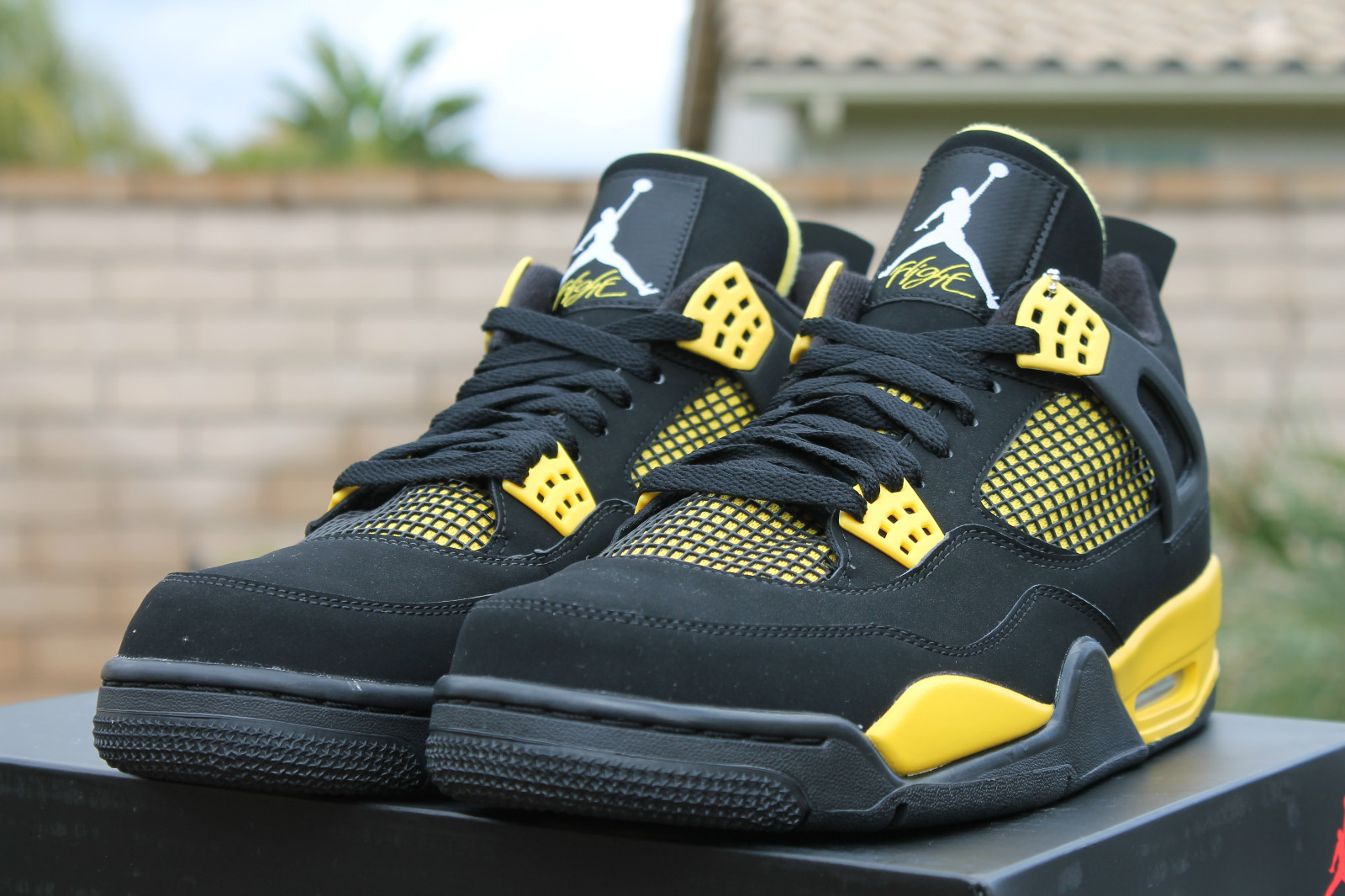 Air Jordan Iv Thunder Release Reminder 07