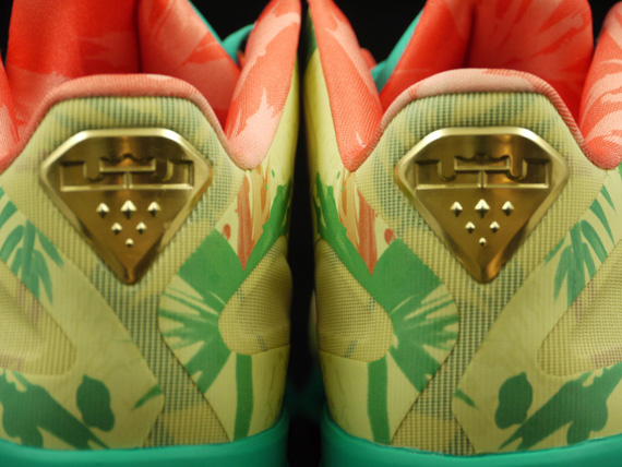 Lebronold Sneakers 1