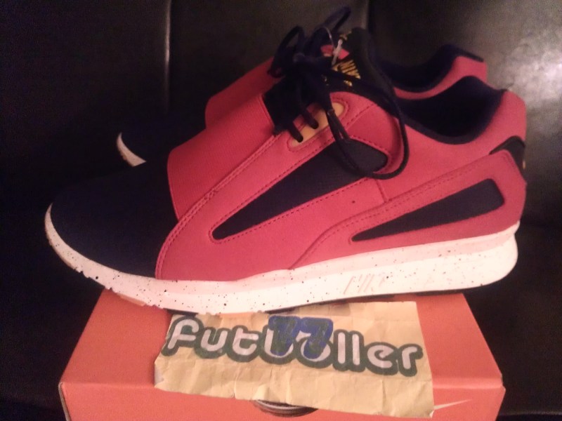 Nike Air Current University Red Sample 03