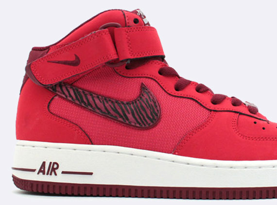 Nike Air Force 1 Mid Red Zebra 1