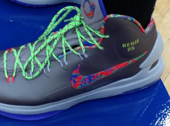 Simeon HS to Wear Nike KD V PE in Memory of Benji Wilson