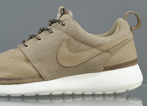 Nike Roshe Run Premium Khaki Available