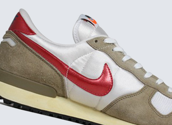 Nike Vortex Vntg White Khaki Red 1