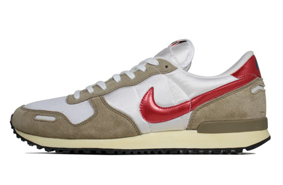 Nike Vortex Vntg White Khaki Red 2