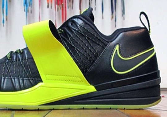 Nike Zoom Revis – Black – Volt