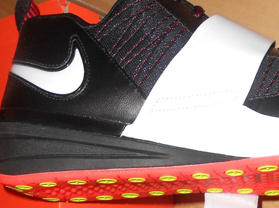 Nike Zoom Revis Black White Bright Crimson 4