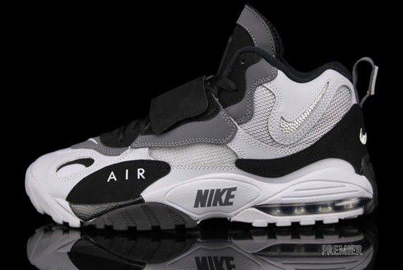 Nike Air Max Speed Turf “Raiders” – Available