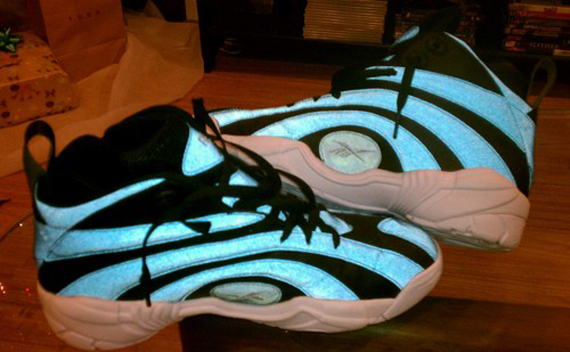 Reebok Shaqnosis "3M" Sample