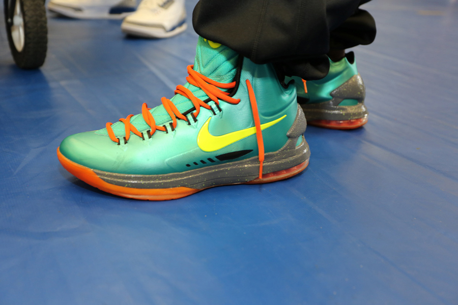 Sneaker Con Charlotte December 2012 Feet Recap 045