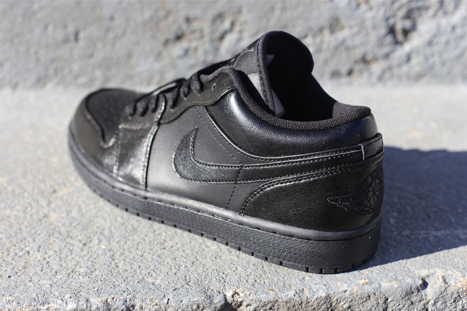 Air Jordan 1 Low Black 3