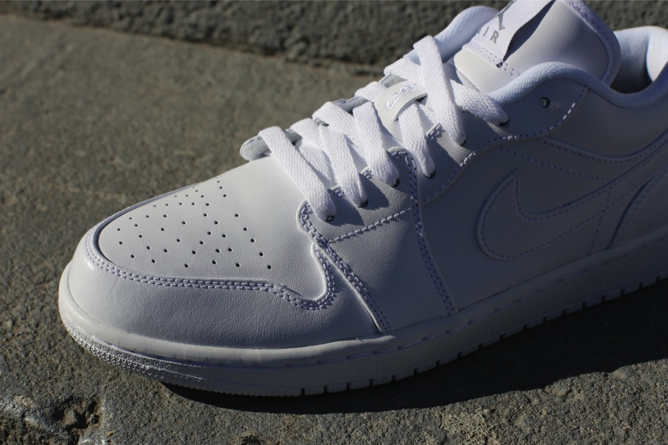 Air Jordan 1 Low White 4