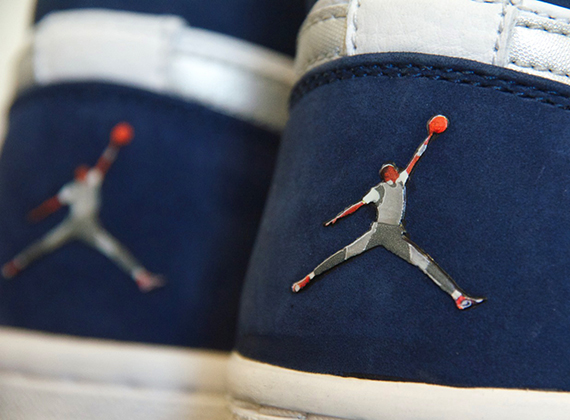 Air Jordan 1 – White/Navy Jumpman Logo Sample