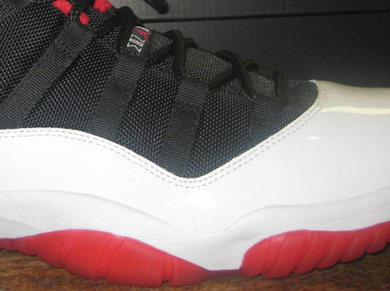 Air Jordan 11 Low – White – Black – Red