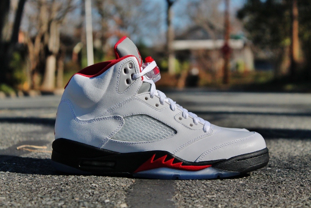 Air Jordan V White Fire Red Black Arriving At Retailers 2