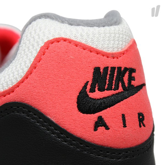 Infrared Nike Air Base Ii Vntg 1