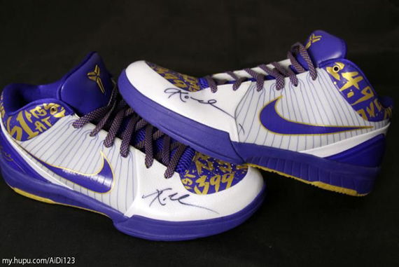 Kobe Bryant Autograph Set 0