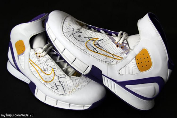 Kobe Bryant Autograph Set 8