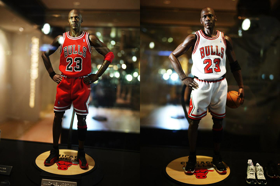 Michael Jordan Figurines Enterbay Showcase 3