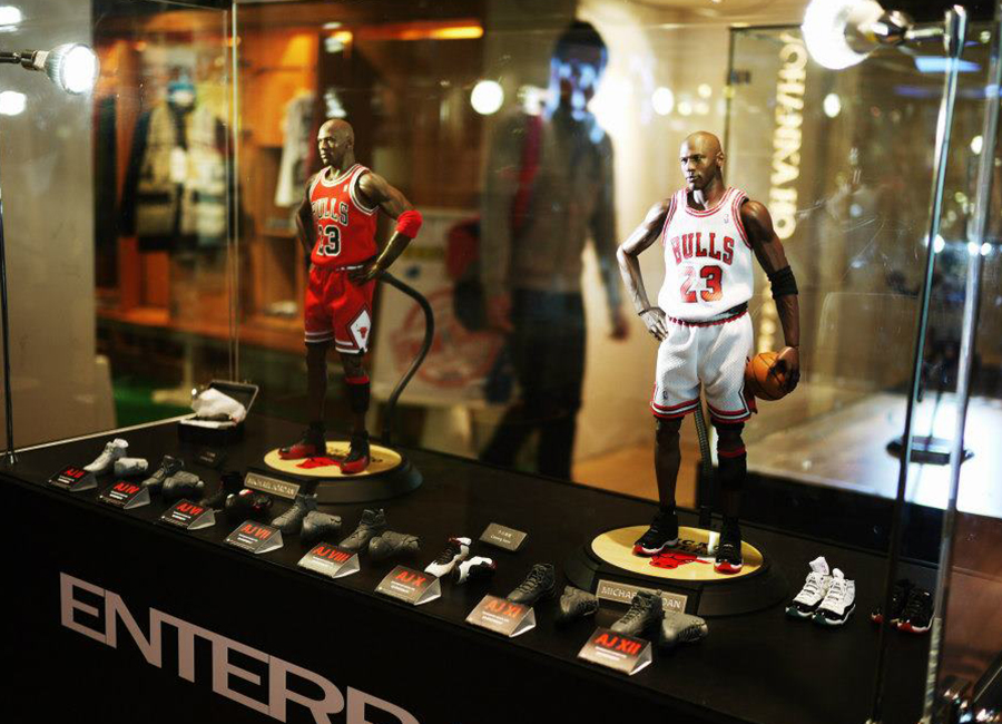 Michael Jordan Figurines Enterbay Showcase