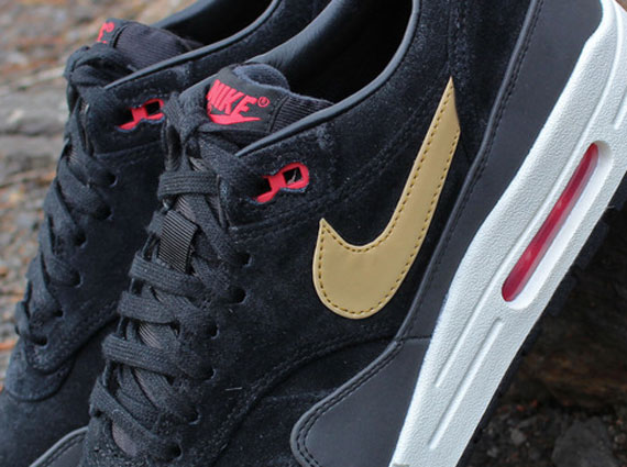 Nike Air Max 1 – Black – Metallic Gold – Hyper Red